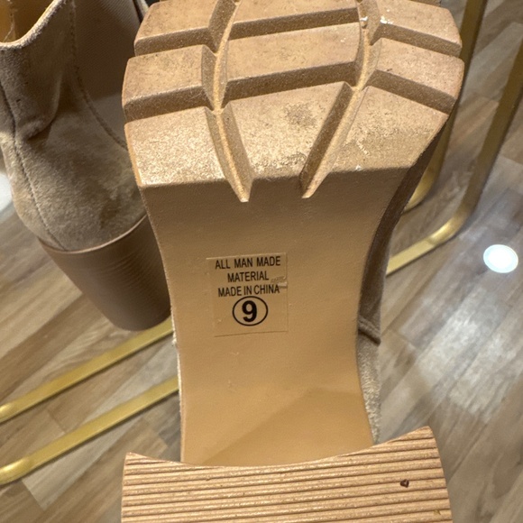 SODA Chelsea Ankle Boots - Picture 4 of 4